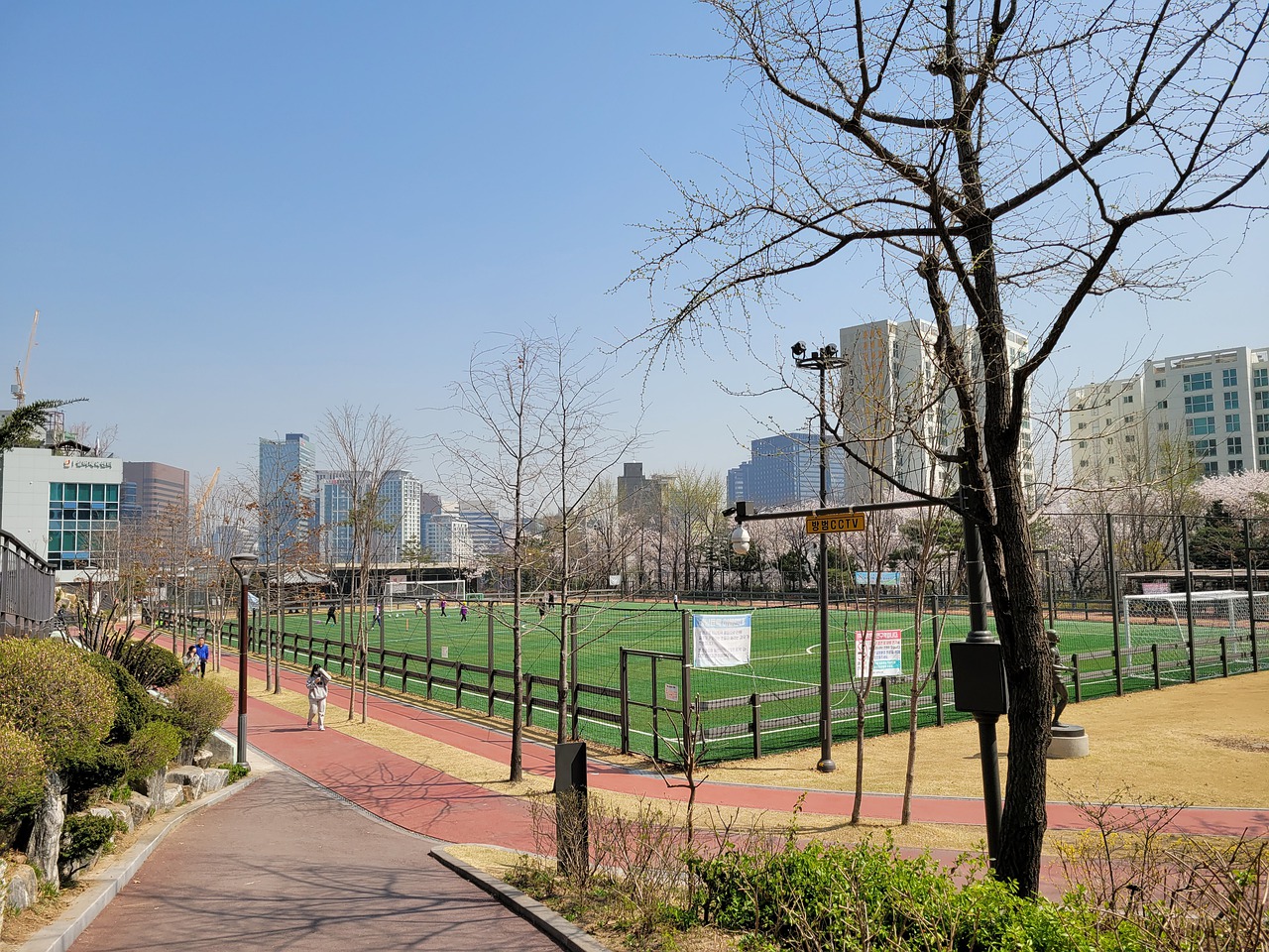 实现跨越式